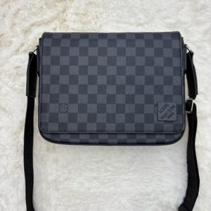 Louis Vuitton Messenger Bag