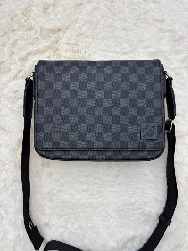 Louis Vuitton Messenger Bag