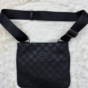 Louis Vuitton Messenger Bag Plat Black on Black