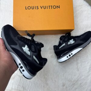 Louis Vuitton Run Away Black