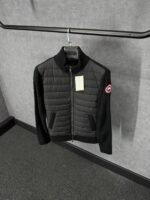 Canada Goose Cardigan Black, Rode Logo