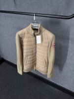 Canada Goose Cardigan Brown, Rode Logo