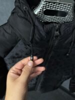 Louis Vuitton Monogram Accent Pillow Puffer Jacket Black High Quality - Afbeelding 4