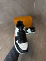 Louis Vuitton Run Away Sneakers Monogram Sneakers - Afbeelding 3